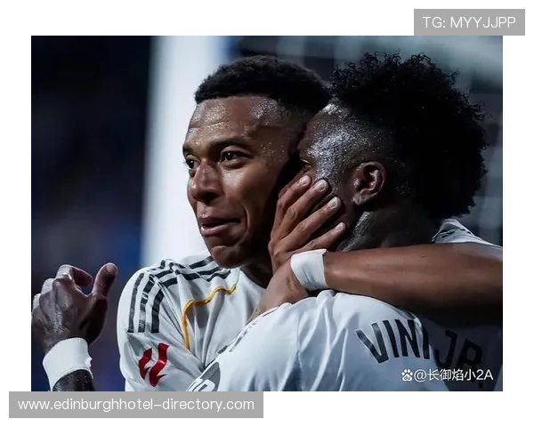 姆巴佩强强对话表现与虐菜局进攻效率差异分析 姆巴佩强强对话表现与虐菜局进攻效率差异分析